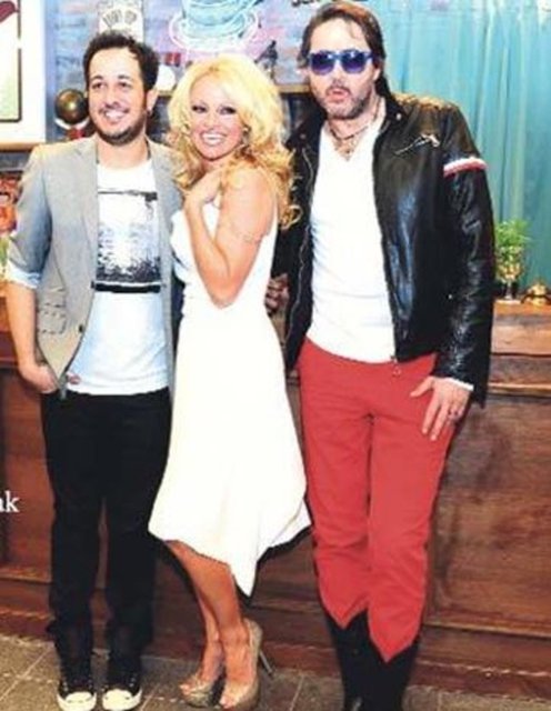 Hakan Meriçliler - O da Türkiye'nin uzun boylu ünlülerinden. Boyu 1.92 cm.