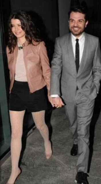 Beren Saat - Son dönemin en gözde yıldızlarından Saat 1. 67 cm boyunda.