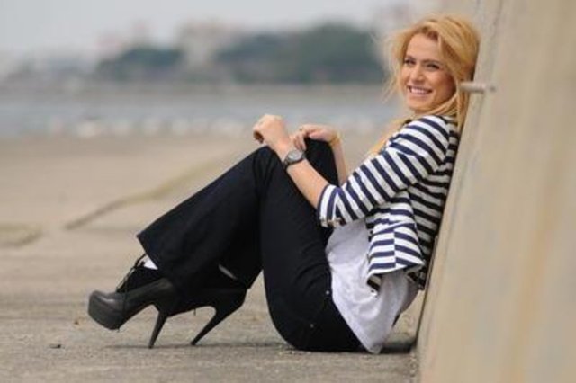 Ceyda Ateş - Onun boyu 1. 61 cm.