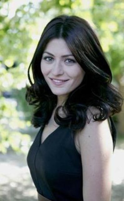 Deniz Çakır - Yaprak Dökümü'nün Ferhunde'sinin boyu 1. 69 cm.