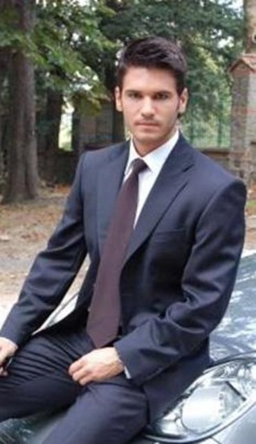 Tolgahan Sayışman - Sayışman 1.85 cm boyunda.