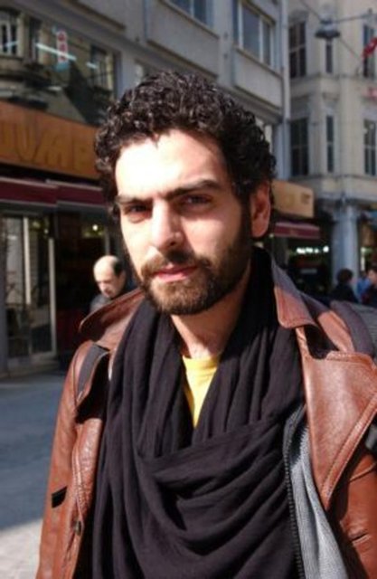 Mehmet Ali Nuroğlu - Onun boyu 1.80 cm.