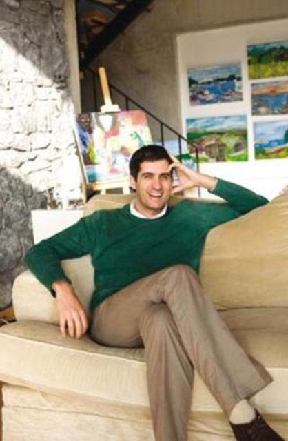 Mehmet Ali Alabora - O da uzun boylu ünlülerden. Boyu 1. 90 cm.