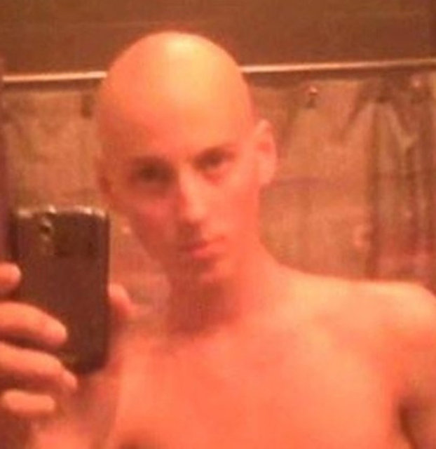 Kendisine 15 yaşındayken Lenf Kanseri teşhisi kondu.