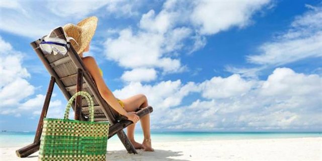 UVA ile UVB ışınlarına sık sık ve uzun süre maruz kalmanın "Malign Melanom" denilen cilt kanseri hastalığı riskini özellikle beyaz tenli kişilerde belirgin şekilde arttıyor