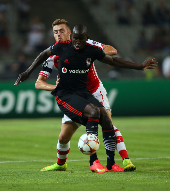 "Demba Ba insan değil :)"