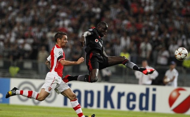 "Pes'te bundan sonra demba ba'yla uzaktan şut atcam :) adam naaptı öyle"