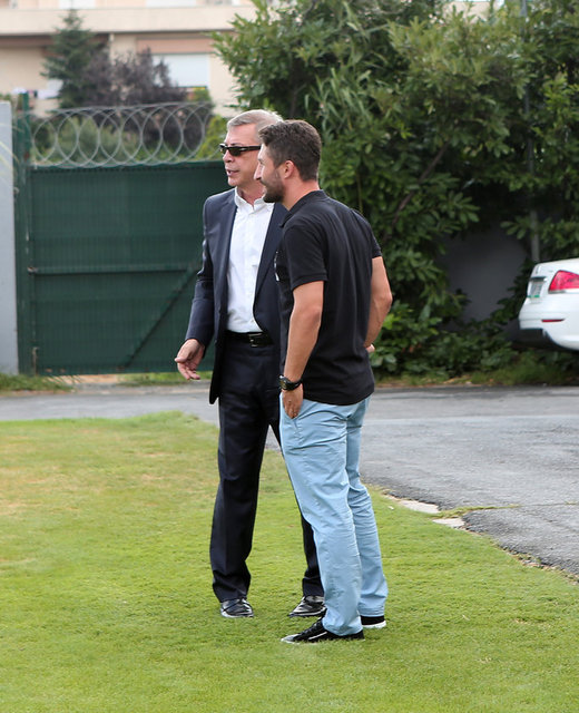 G.Saray'da kadro dışı bırakılan Sabri Sarıoğlu ve Amrabat da törene katılanlar arasındaydı.