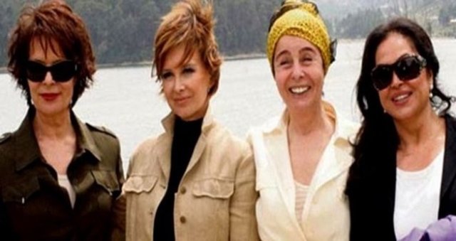 Dört yapraklı yonca / Hülya Koçyiğit – Filiz Akın – Türkan Şoray – Fatma Girik - Onlar Türk Sineması'na bir dönem adını 4 yapraklı yonca olarak kazımış isimlerdi. O dönemde hepsi birer başrol oyuncusuydu.