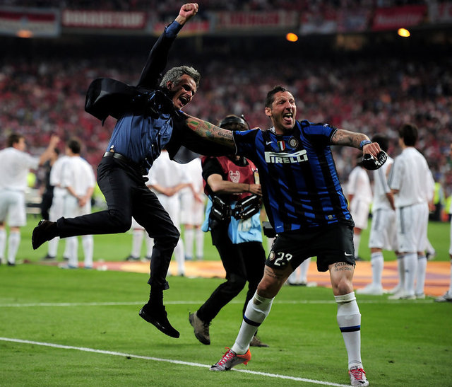 Jose Mourinho: - Inter'in Milan'ı 9 kişiyle yenmesi üzerine Mourinho: "Bizi sadece 6 kişi kaldığımız zaman yenebilirlerdi"