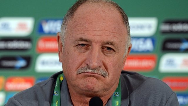Luiz Felipe Scolari: - "Bazı insanlar Ronaldo'yu kıskanıyor çünkü o hem mükemmel bir oyuncu hem yakışıklı hem de istediği kadınla seks yapıyor"
