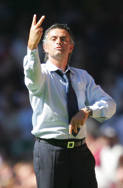 Jose Mourinho: - Liderliğe dair: "Şu anda lider durumda olmamız kulübün maddi gücünden kaynaklanmıyor. Bütün kupaları alma iddiamız, benim üstün çabalarımdan ve emeğimden kaynaklanıyor"