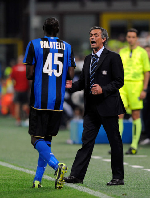 Jose Mourinho: - "Bir oyuncuya kötüsün dersin, onu öldürürsün, bir başka oyuncuya kötüsün dersin, canlanır. Oyuncuların kişiliklerini tanımak gerekir. Futbol, teknik ve taktiğin çok ötesindedir"