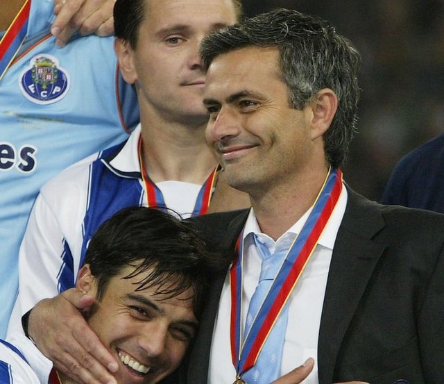 Jose Mourinho: - Chelsea'yi 7 puan geriden takip eden Manchester United'a dair: "Stres mi? Kuş gribi bende daha çok stres yaratıyor. Ciddiyim, kuş gribinden bile Manchester'dan fazla korkuyorum"