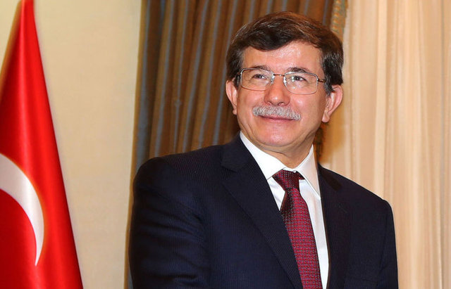 Bu tempodan en çok yakınan da küçük çocuklarıydı. Davutoğlu, gittiği her ülkeden onlara birer hediye almayı ihmal etmiyordu.