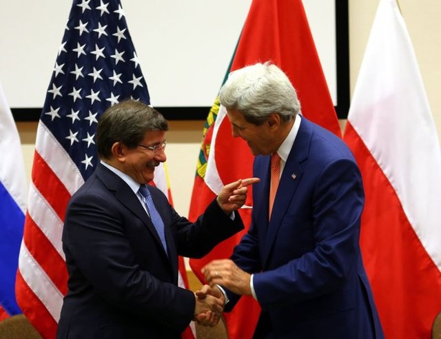 Askerler de analizlerine önem verdi. Bazen danışmanlar Akif Beki ve Ömer Çelik ile sorun yaşasa da kimseyle derin bir çatışması olmadı. Çok eleştirildi. En çok da "Neo-Osmanlıcı" olmakla suçlandı. Kendisi kabul etmedi bu tanımı.