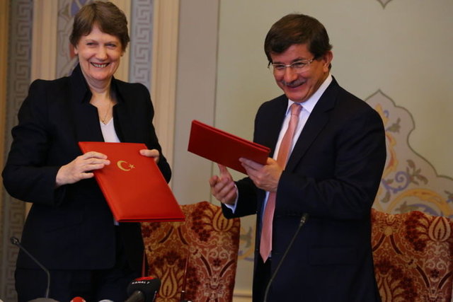 Amacı, Türkiye'yi "merkez ülke" yapmaktı. Bölgedeki uçan kuştan bile haberdar olmaya çalışıyordu. Sonuç, 1.5 ay içinde 11 ülkeye gitmesiydi.