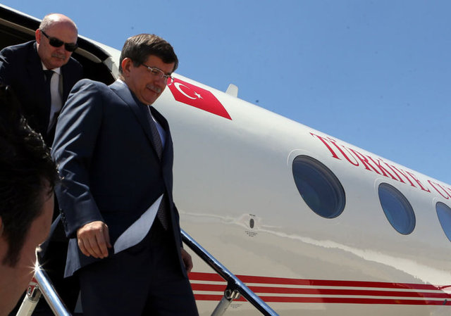 Şubat sonundan itibaren Tanzanya, Kenya, İran, Irak, Çek Cumhuriyeti, ABD, İngiltere, Fransa, Almanya, Katar ve Suriye'yi dolaşmıştı ve geziler aynı tempoda sürüp gidiyordu. 40 yıldır oturdukları Bahçelievler'deki evine çok az uğrayabiliyordu