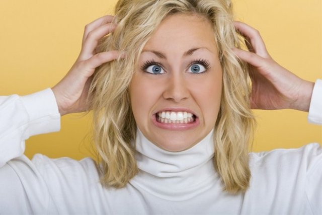 Taziye ziyaretine asla gitmemeli, vefat eden kişinin nasıl ve neden öldüğünü asla sorgulanmamalıdır