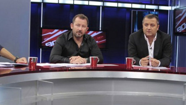 Sergen: O topta ön direğe koşu yapmak saçma. Ersin Düzen: Ya ön direkte topla buluşursa? Sergen: Ne yapacak topla buluşup, yemeği mi çıkacak?