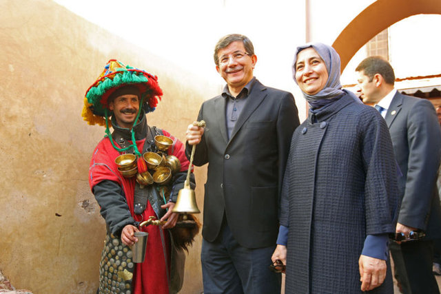 En büyük kızı Sefure, Yıldız Holding'in kurucusu Sabri Ülker'in 3. torunu Ahmet Özokur ile ortanca kızı Meymune ise İstanbul Ticaret Odası Başkan Yardımcısı Dursun Topçu'nun oğlu Talha Topçu ile evli.