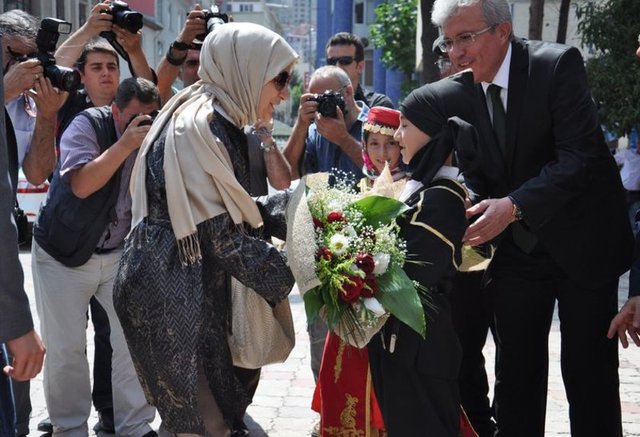 "Burası (Ankara) konforlu gibi görünüyor olabilir ama burada kendinizin yönetemediği süreçlerin içerisinde bulunmak zorundasınız.