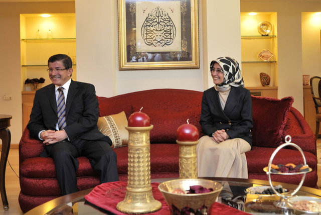 Öğretim üyesiyken de, başdanışmanken de, şimdi de ülkemiz için, insanlık için, bizim için ve çocuklarımız için yararlı şeyler yapıyor. "