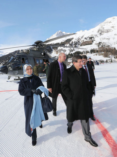 Büyük kızımız her akşam iki saat: 'Anne! Babam neden gitti?' diye sorardı.
