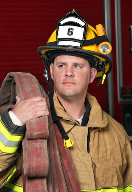 Üniformalı Çalışanlar ( İtfaiyeci, Polis, Postacı) -  - %84'ünün eşlerine göre sekste ortalamanın üzerindeler. - Ancak %25'i ön sevişmeyi es geçiyor. - %35'inin eşleri daha maceracı olmalarını istiyor.