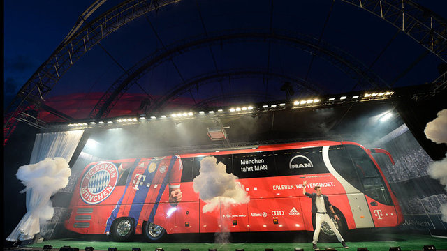 Alman devi Bayern Münih, birçok özelliği ile ağızları açık bırakan yeni takım otobüsünün tanıtımını yaptı.