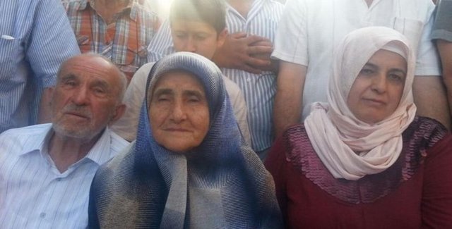 Gül'ün önerisi dönemin Cumhurbaşkanı Ahmet Necdet Sezer'in de onayıyla büyükelçilik unvanını aldı. - Abdullah Gül'ün Başbakanlığı Erdoğan'a devretmesinden sonra da görevine devam etti.