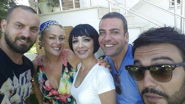 Yeliz Yeşilmen ve Şafak Çak kapılarını Ev Kuşu'na açıyor!