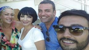 Yeliz Yeşilmen ve Şafak Çak kapılarını Ev Kuşu'na açıyor!