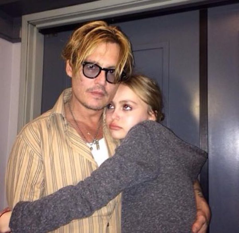 Vanessa Paradis Ten Eski Esi Johnny Depp E Ilginc Dugun Hediyesi