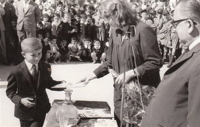 Davutoğlu'nun çocukluk fotoğrafı