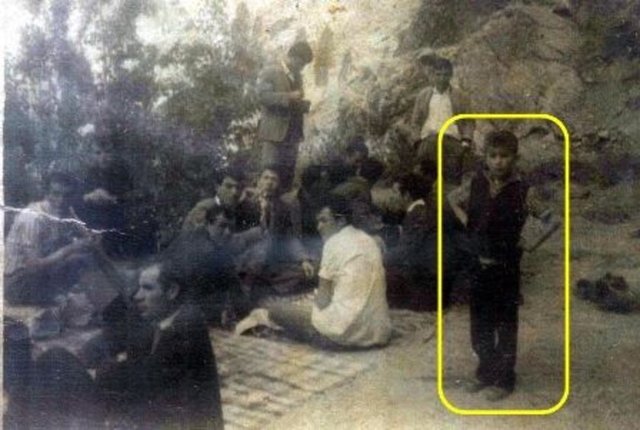 Davutoğlu'nun çocukluk fotoğrafı