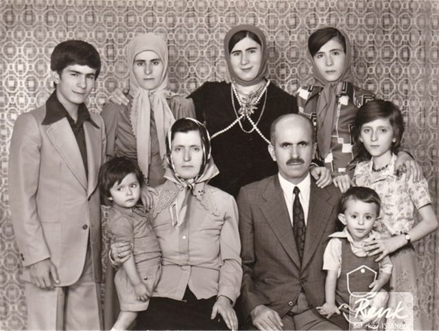 Davutoğlu'nun aile fotoğrafı