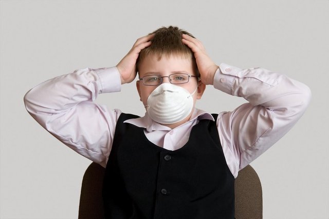 Ağız enfeksiyonları yok edilmeli; gömülü ve sorunlu dişler çekilmelidir.