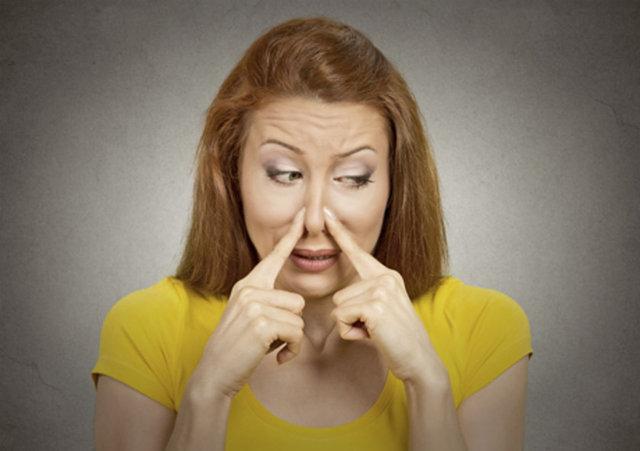 Çevreyi oldukça rahatsız eden bu ter kokusu eğer kişisel bakıma dikkat edildiği halde ortaya çıkıyorsa bir tür hastalık. Tıp dilindeki adı ise Bromhidrosis. İşte, ter kokusunu önlemenin yolları...