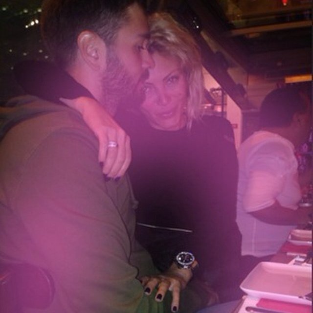 Seray Sever ile yeni sevgilisi Eray Sünbül'ün ilişkisi doludizgin devam ediyor.