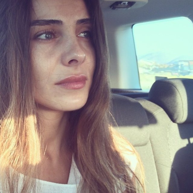 Mahidevran Sultan'dan ilgi çeken pozlar