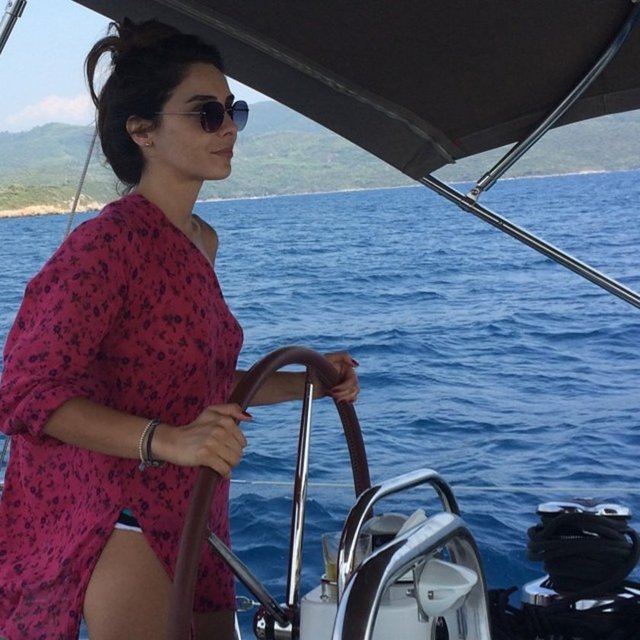 Mahidevran Sultan'dan ilgi çeken pozlar