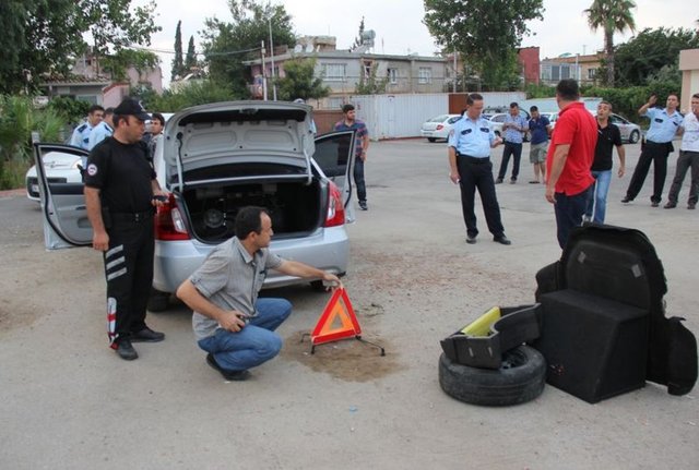 Otomobildeki sahte kimlikle yakalan Oğuz Y. ve Sefa A. gözaltına alındı