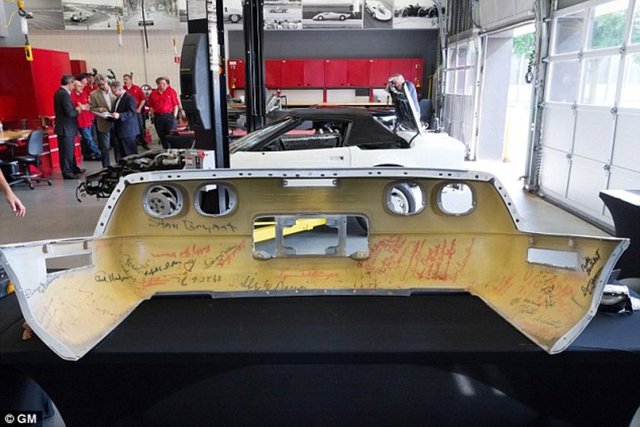 9- Yapılan açıklamaya göre 1 milyonuncu Corvette, ABD'de 7 Eylül'de kutlanacak İşçi Bayramı'na kadar eski haline dönüştürülecek.