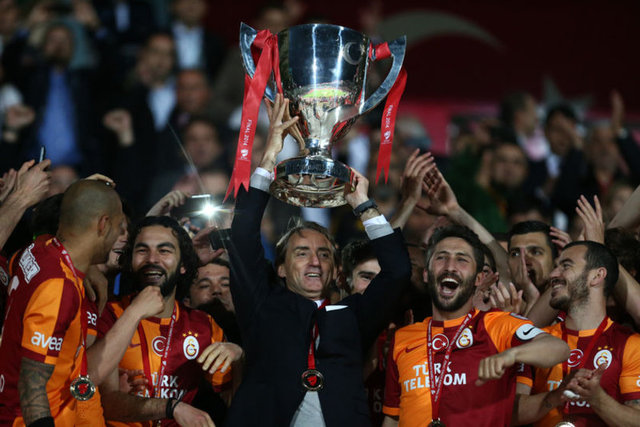 3 - Roberto Mancini / Inter, Manchester City, Galatasaray  Harcadığı Para: 667 milyon Euro