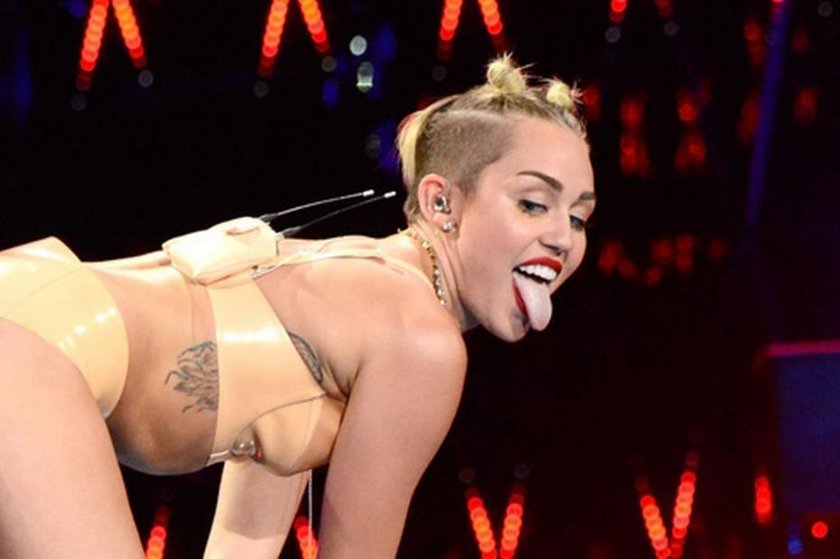 Miley Cyrus konserine getirilen yasak sonrası herhangi bir açıklamada bulun...