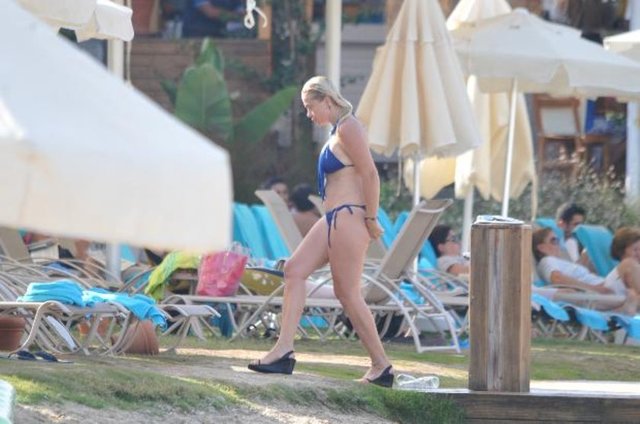 Evlendikten sonra kabuğuna çekilen Yeliz Yeşilmen, Bodrum tatilinde görüntülendi.