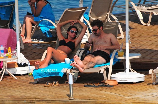 Başarılı oyuncu Şahin Irmak 2 yıldır birlikte olduğu Asena Tuğal ile Eylül ayında evlenecek. -