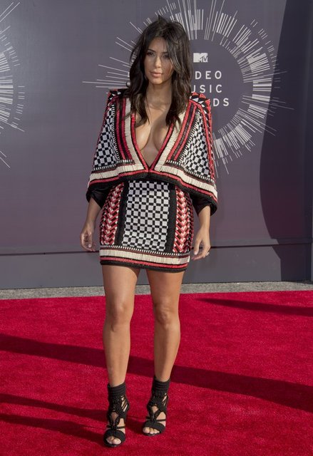 KIM KARDASHIAN