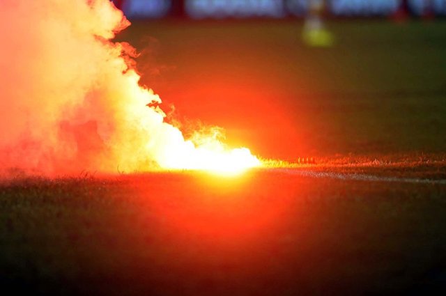 Olaylar yüzünden ikinci yarı yaklaşık 5 dakika geç başladı.